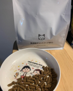 無添加キャットフード安心のご紹介です。人が食べられる食材で作ったキャットフードとのことで、原材料見ると、、、牛肉豚肉鶏肉やら鰹節にサツマイモ、玄米大麦等々美味しそうです。でも！問題は我が家の美食&hellip;のInstagram画像
