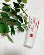 エポラーシェモイストクレンジングプラス天然美容オイルで素早くメイクを落としてくれます❤️ジェルなので擦らずにお肌に余計な負担がかからないので助かります⭐️あれからモイストクレンジングプラスを使&hellip;のInstagram画像