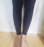 ベルミスのタイツお気に入りで、お仕事中もはいてます✌️立ち仕事なので、適度な着圧感でサポートされている感。私は履かない時より、履いていた方が楽☺️お腹周りも適度な着圧でスタイルよく見えてる&hellip;のInstagram画像