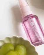 浸透型ピール美容液　DETクリア　ブライト＆ピール　ピール美容液　明色化粧品  洗顔後すぐの仕込み美容液です。ピール美容液は使用したことがありませんでしたがマイルドで刺激が少なく、肌のふっくら感が増し&hellip;のInstagram画像