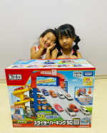 大迫力‼️トミカ🚗スライダーパーキング50🅿️u0040takaratomytoys タカラトミーsama 　最大50台ものトミカを収納できる立体駐車場🚗🚕🚙　ロングスライダーから一斉&hellip;のInstagram画像