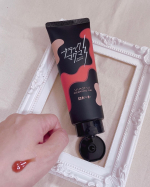\ ブラックマグマホットクレンジングジェル/ロゼットのクレンジング♡ホットクレンジングだから気になって試してみました手で伸ばしてから肌にのせるとじわーっとあたたかい♡どんどん柔らかくなっ&hellip;のInstagram画像