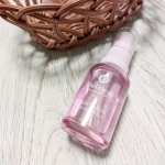 かわいい桃色で、とてもしっとりした使い心地🌼明色化粧品から新発売のDETクリア ブライト＆ピール ピール美容液です。洗顔後すぐに使うタイプの美容液。適量は3〜4プッシュ。(私は3プッシ&hellip;のInstagram画像