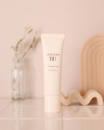 モイストラボ　薬用美白BBクリーム02ナチュラルオークルSPF50+/AP + + + +ウォータープルーフタイプ___6つの機能___⚫︎美容液⚫︎クリーム⚫︎UVカット⚫︎化&hellip;のInstagram画像