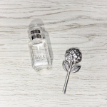 顔以外にもいろいろ使えるスクワラン🤲🏻15mlの小さいボトルだけど、少量でしっとりするから見た目のわりに長持ちさん(ˊ˘ˋ* )🌼 髪の毛にすごく乾燥する髪質なので全体的に馴染ませてみました。&hellip;のInstagram画像