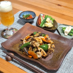 .ある日のおうちのみ#豚肉と秋野菜の甘酢炒め#キムチ納豆*ポテトサラダ*オクラの白和え1週間ほど前にpostした #琉球もろみ酢 を使って #甘酢炒め に。(最後にレシピあり)甘さと&hellip;のInstagram画像