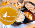 平日ゆったりご飯🍚夫婦共に在宅勤務の日の夜ご飯🌛#新生姜の炊き込みご飯 #具沢山味噌汁#生姜焼き#ナスの味噌チーズ焼き#かぼちゃの煮物産直お取り寄せニッポンセレクトさん経由で頂いた&hellip;のInstagram画像