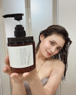 最近話題のクレイクリームシャンプー🩶泡立たないクリームシャンプー✨ １本でトリートメント不要の時短ケアitem子供4人おったら自分の時間なんて皆無🤷&zwj;♀️いかに時短で、ながらケアできるかが&hellip;のInstagram画像