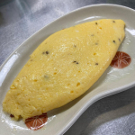 20230923  土曜日　ナリユキ朝なオムレツ修行　卵1個オムレツ❗️　🥚#クレイジーソルト スペシャル🤩　アラタメテ向きあうと　スパイスとハーブが主張するネェ〜　昨日の豆腐、白飯そして目玉焼き同様&hellip;のInstagram画像