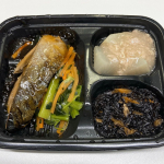 「ワタミの宅食ダイレクト」いつでも三菜 3種のお惣菜セット✨忙しい平日に大活躍╰(*&acute;︶`*)╯❤️電子レンジで温めるだけで、美味しいおかずがいただけます😋 【特徴】 ・１セット平均250k&hellip;のInstagram画像