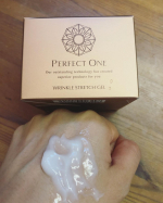 lovecosmeskincareパーフェクトワン大好き人間です🧑オールインワンって乾燥肌さんには辛いイメージでしたけど、見事な覆してきたブランドさんなんですもん✨✨今回のリフトアップバージョ&hellip;のInstagram画像