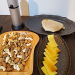 2023.9.24こんばんは今日は、色んな食材を燻製して楽しみました食材は、※ミックスナッツ🥜※チーズ🧀※サラダチキン🐔サラダチキンは、昨日から仕込み冷蔵庫で寝かしておいて、🧀&hellip;のInstagram画像