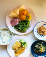 ずっと気になっていた冷凍のお惣菜宅食セットを初めて体験。こちらは「わたみ」さんの「いつでも三菜10食セット」です。とってもコンパクトで冷凍庫の薄い引き出しにもスルッと入ります。そして何より嬉しいのが美&hellip;のInstagram画像