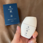ハンドクリームじゃなくてハンドトリートメントこれとっても楽しみにしてて、届くなりすぐ開けて使いました。笑全然ベタつかない、ジェルみたいな感じ。表面には残らないのに、肌の内側がしっとりするような&hellip;のInstagram画像