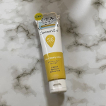 サマーズイブ　シアービューティーローションを使ってみました。デリケートは肌の古い角質や汚れによるくすみを防ぎ、うるおいのある肌へ導いてくれるジェル状保湿液です。のびの良いサラサラのジェルといった&hellip;のInstagram画像