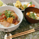 いつかのごはん。漬け丼定食。***おいしいお醤油があったので漬け丼作りました🐟丼ものの時っておかずに困るんですけど&hellip;ていうかプラス野菜多めな汁物だけでいい？😛😛でもそれじゃちょっと&hellip;のInstagram画像