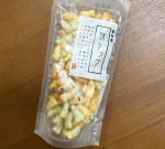 もち吉 味トップひと口サイズのあられで、3種類の味が入っています😆👍・えび・青のり・醤油刻み海苔どれも濃すぎず、サクサクで美味しいです！止まらないやつで、1袋あっという間に完食😂💦国&hellip;のInstagram画像