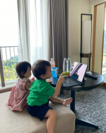 ２歳半からはじめられるベビーパークの英語育児講座をスタートして1ヶ月☺︎.外出先や隙間時間にベビーパークでお勉強！！時々口ずさんだりしてるのをみて、嬉しい☺️.YouTube大好きな息子&hellip;のInstagram画像