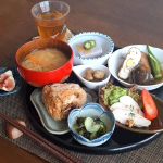 .2つ前のpostと全く同じメニューですが😂(残り物を全てそのままスライドした次の日のテレワークランチです💦)なので改めて説明することもないしpostするほどのものではありませんが #Onig&hellip;のInstagram画像