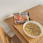 関西で人気のラーメン店「塩元帥」ここのラーメン大好き🍜♡⁡⁡塩元帥監修 ̖́-『お水がいらない 塩元帥ラーメン』はスープ・麺・具がひとつになっているから鍋に入れて温めるだけで簡単に作れちゃ&hellip;のInstagram画像