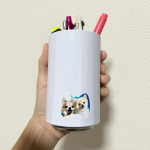 アプリ【みんなのシール】で作ったシール✨ペン立てや、ペーパータオルケースに貼っています😆可愛い💕娘のシールは、夫のものにペタペタ貼る予定です🤭仕事で離れていて、長期間会えなくても、娘を見たら頑&hellip;のInstagram画像