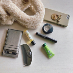 秋めいてきて過ごしやすくなりそうと思う反面年々気になるのが肌の乾燥。極寒カナダ発のハンドクリームグリソメド日本より寒さや乾燥の厳しいから期待はするものの海外のハンドクリームってノビが悪&hellip;のInstagram画像