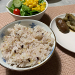 〜商品紹介〜⁡北海道玄米雑穀株式会社玄米酵素⁡現代人に不足しがちなビタミン・ミネラル、食物繊維が豊富に含まれている雑穀をいただきました🍚✨⁡ごはんに加えて炊くだけで手軽に栄養を補給できる&hellip;のInstagram画像