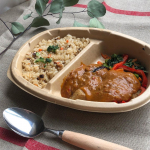 .このワンプレートごはんはニップンの冷凍だからレンチンするだけなんだけど2種類が同時に味わえるというよくばりごはん。.中華風炊き込みごはんと麻婆茄子が2種もりになってるのにコレステロールゼロって&hellip;のInstagram画像