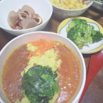 とっても美味しい😋豆腐で作られた挽き肉が味わい深くておいしいです。キーマカレーの味はスパイスも香り豊かで私の好みにバッチリ会ってました😉子供にはちょっと辛味が気になるかも☝️トマトカレー&hellip;のInstagram画像