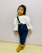 🆕新作🆕秋冬子供用あったかブーツ🍂とっても可愛くてフワフワ暖かいブーツ🖤そして軽いので小さなお子様も歩きやすい🙌抗菌インソールで清潔感をキープ✨✨シンプルなデザインなのでいろんなコーデ&hellip;のInstagram画像