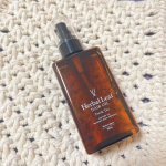 サラッとしてるオイルでフレッシュティーの香りで爽やかな香りです🌱𓂃 𓈒𓏸紅茶の人工香料っぽい甘さや苦みのある香りではないので、使いやすいと思います⭕️6種類の天然由来成分からなるオリジナルブ&hellip;のInstagram画像