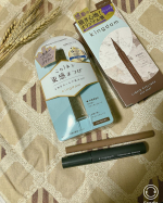 これ一本で束感まつげキングダム　束感カールマスカラ➖新色➖アッシュブラウンビューラーでまつげを根元からしっかり均一に上げたら下準備完了☑️ダブルコームで束感まつげを作りますくしのような&hellip;のInstagram画像