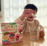 ...すくすくノッポくんのこどもフルーツ青汁"赤の恵"☺︎︎最近は自分でまぜまぜして飲んでます𓎩𓌉𓇋 &lrm;みーくんはやっぱり牛乳割が好きみたい🐮美味しく栄養補給できるって偏食っ子に&hellip;のInstagram画像