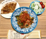 本日の夕飯🍝𓎩ブロッコリー　アスパラ　ハムの　トマトソースパスタ🍝𓎩大根サラダ𓎩照り焼きチキンピザ🍕今日は久しぶりの洋食です𓌉◯𓇋普段和食が多いけど無性に洋食食べたくなる時ある𓌉𓇋&hellip;のInstagram画像