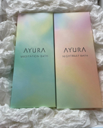 プレゼントで頂いた入浴剤- ̗̀🎁 ̖́-アユーラの入浴剤っていうのがセンスありすぎ💓💓アトピー素因があるので、肌に何もつけないとお風呂上がりに肌が乾燥して痒くなるのですが、アユーラは痒みが出な&hellip;のInstagram画像