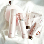 先日下の子の1歳の誕生日の写真を撮ってきました&hearts;かわいいな〜(&larr;親バカ🤣)と思いながら、上の子の写真と見比べていたのですが&hellip;私の顔の老化が酷い💔wwwシミが増えてるし、ハリがないし、たるんでるし&hellip;のInstagram画像