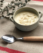 .ポーラのブランドBIDISH 3食セット。オーツ麦とたっぷり野菜のクラムチャウダーは食感も楽しめておいしくて手軽だし普段から美容を意識しているので冷凍ストックしてあるととても便利。朝ごは&hellip;のInstagram画像