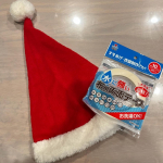 株式会社KAWAGUCHIお洗濯OKな布用両面テープ【水に強い布用両面テープ 幅10mm】.こちら布用の両面テープなんですが何がすごいってお洗濯OKなんです✨剥がれかかってたサンタの帽子のふわ&hellip;のInstagram画像