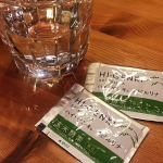 ついつい食べすぎてしまい、お腹周りがもたついてきてしまいました&hellip;😭置き換えプチファスティングするしかない！！ということで、ハイゲンキさんの玄米酵素スピルリナ✨✨1食の代わりに6袋飲みます。意外&hellip;のInstagram画像