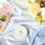 乾燥肌でもなめらかにカバー💡セラフォアエッセンスパウダー💖..美容＆ミネラル成分82％配合されてるパウダーになります🥺✨..持続的にうるおうエッセンスリリース処方💡肌に触れると美容成&hellip;のInstagram画像