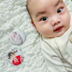 写真はやっぱり大きめが好き！マグネットはLサイズをお願いしたよ✨✨ぱちすけのお顔と比べたらこんな大きさ〜🙌u0040minnano_badge #PR #コスモメディアサービス #みんな&hellip;のInstagram画像