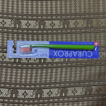 この歯ブラシは凄いです✨使ってみて歯磨きが楽になった気がします隅々まで行き届き、擦りやすく一回に落ちる量がいい気がしてますブラシも悪くなりにくくコスパがいいなと思いました😳歯ブラシの毛先は超&hellip;のInstagram画像