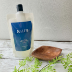 男性のためのオールインワンシャンプー‼️天然精油（フォレスト&times;シトラス）の香り😌落ち着くし爽やかでアロマな感じが良いと旦那のお気に入りなのです✨男性のシャンプーにはあまりない香りで旦那、リピート&hellip;のInstagram画像