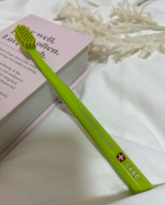 最近使ってるこの歯ブラシ🪥スイス生まれのクラクロップス。ふわっふわの植毛、本数はなんと5460本！ちなみに一般的な歯ブラシだと1000本位だから5倍以上！🤔お値段は1000円位だから普通の&hellip;のInstagram画像