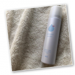 #うるおいミスト 𓂃🫧‪初のメイクキープミスト！乾燥も防いでくれる万能品軽めの着け心地でサイズ感もちょうどいいからバッグに忍び込ませて1日何回でも使いたい✨️メイク直しより全然簡単だからよき&hellip;のInstagram画像