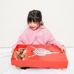 ポイントは5枚目。我が家の大好きなグリコ。この日はお友達の家でパーチーだったのでお菓子たくさん持って行ったよ！よろこんでもらえてよかた！しかし子供ってほんとうにグリコが好き。私も歯の詰め物&hellip;のInstagram画像