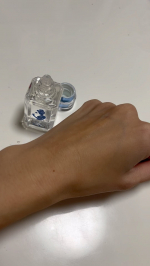 ハーバーの「スクワラン」これ使う様になって、お肌の乾燥に悩まなくなりました。お値段もお手頃やし、小さいめのパッケージもお気に入りでリピしたいと思える商品です。スーッと伸びて重たくないのに&hellip;のInstagram画像