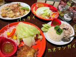 ♡タイ王国商務省認定レストラン【スコンター錦店】へ🇹🇭ランチタイムに行って、飲み放題を付けちゃいました🍺🔸パッタイ🔸カオマンガイセットで付いてたチキンが皮パリパリでおいしいー💕カオマンガ&hellip;のInstagram画像