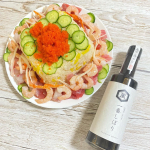 別にお祝い事じゃないんだけど、普通にお刺身食べるよりちらし寿司の方が喜ぶ子供達👦せっかくだからお寿司ケーキ風にしました💕今日の主役はこれ&darr;&darr;亀甲萬本店限定お取り扱いの生醤油 一番しぼり★&hellip;のInstagram画像