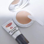 「マーシュフィールド ベースメイク」あざ、傷痕、シミなど肌の色悩みを抱える方のために開発されたカバーメイク用の化粧品を取り扱っている「マーシュフィールド」のベースメイクを2種類お試しさせていただき&hellip;のInstagram画像